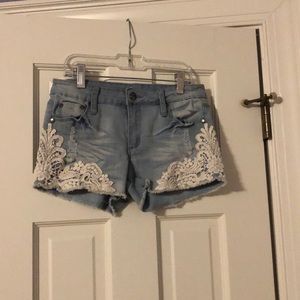 Girl’s Tractr denim shorts